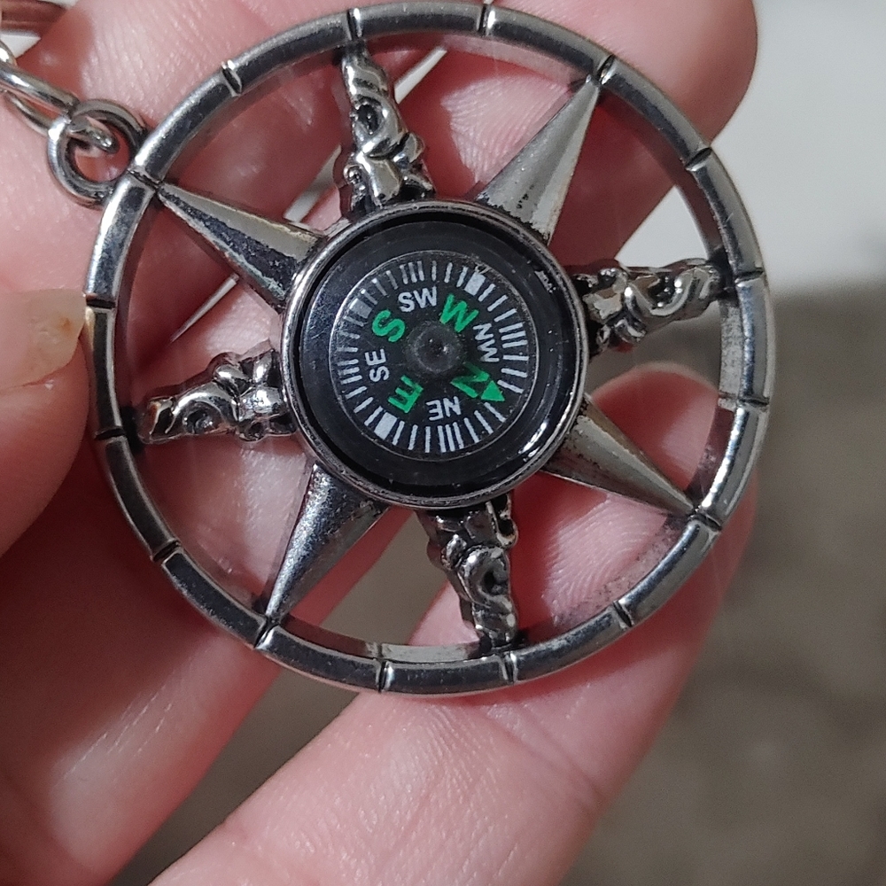 Compass Keychain - Picture 4 of 5